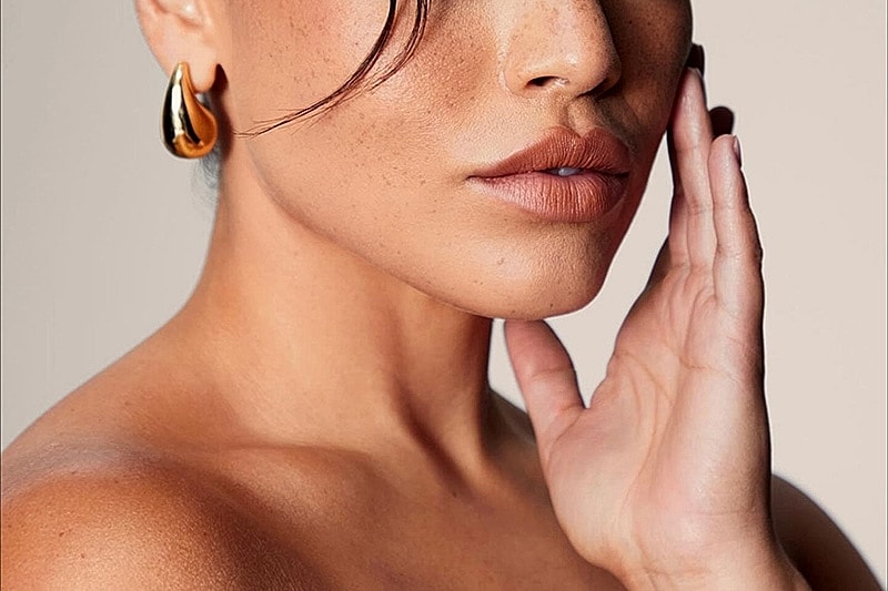 model with brown eyes